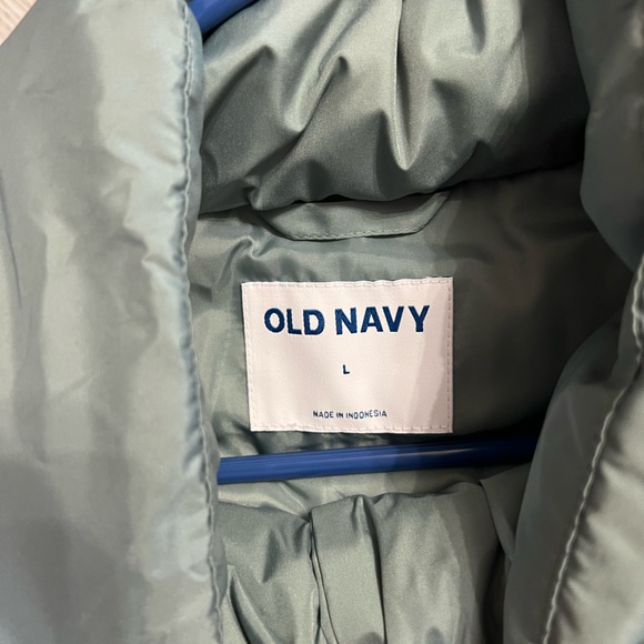 Old Navy Quilted Puffer Vest NWT size L - Picture 5 of 8